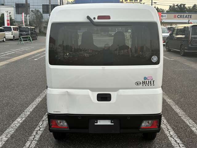 Daihatsu Hijet Cargo 11