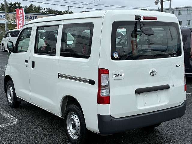 Toyota Town Ace Van 11