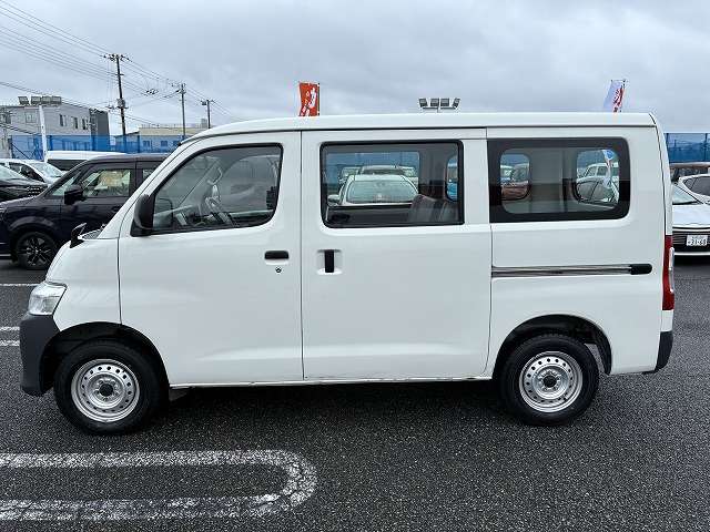Toyota Town Ace Van 12