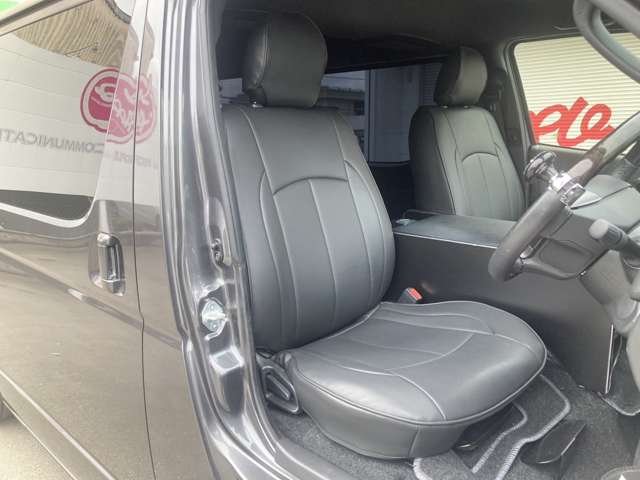 Toyota Hiace Van 3