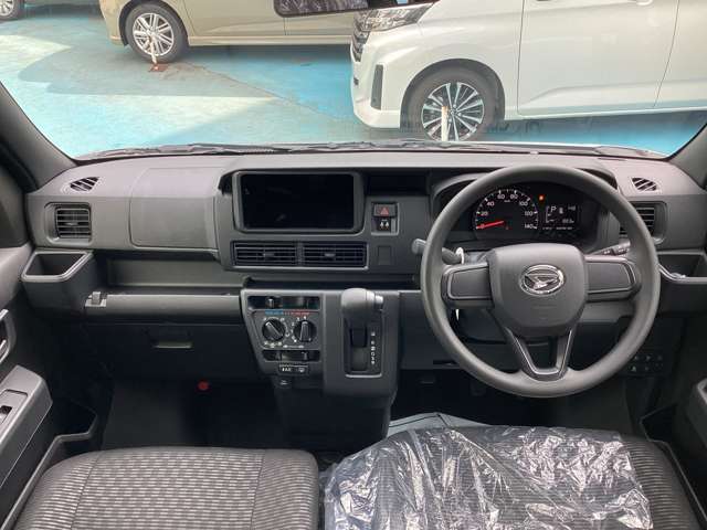 Daihatsu Hijet Cargo 5