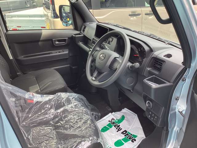 Daihatsu Hijet Cargo 6