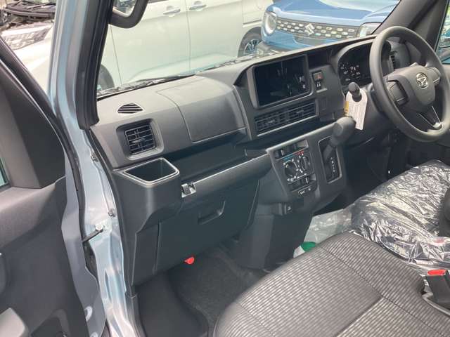 Daihatsu Hijet Cargo 8