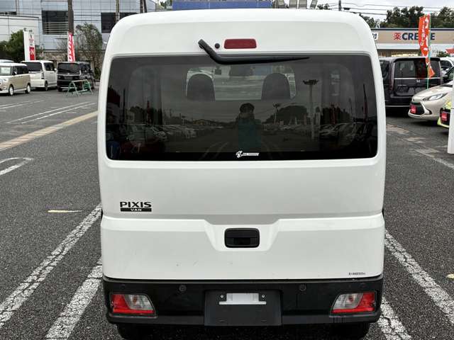 Toyota Pixis Van 11