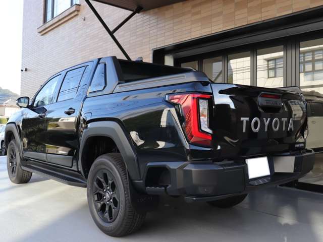 Toyota Hilux 2