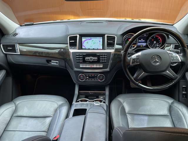 Mercedes-Benz GL-Class 4