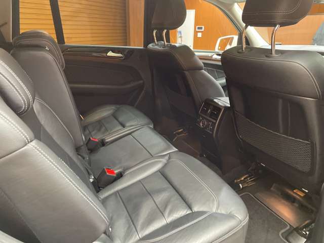 Mercedes-Benz GL-Class 8
