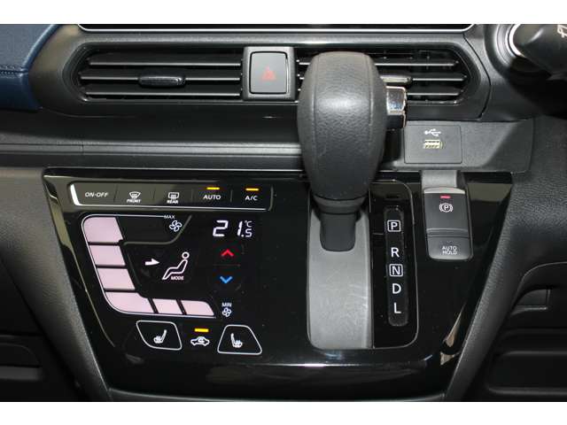Mitsubishi eK X 12