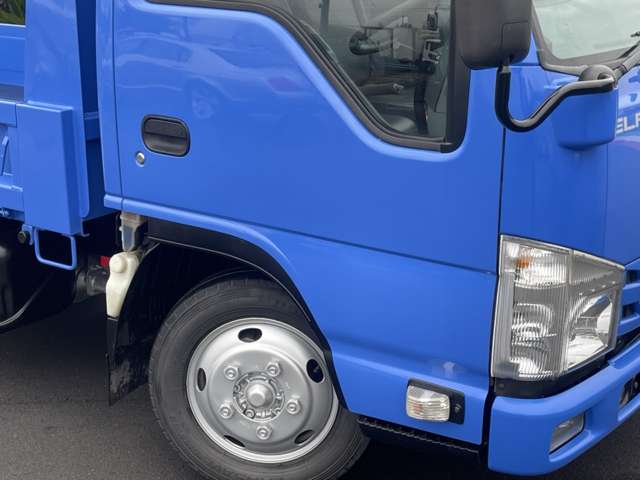 Isuzu Elf 4