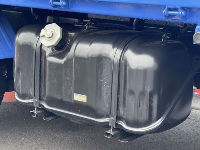 Isuzu Elf 6