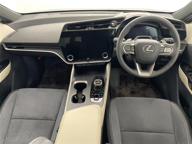 Lexus RZ 5