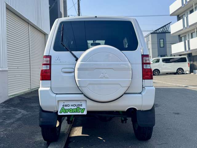 Mitsubishi Pajero Mini 4