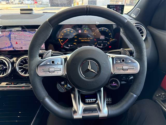 Mercedes-Benz GLA-Class 10