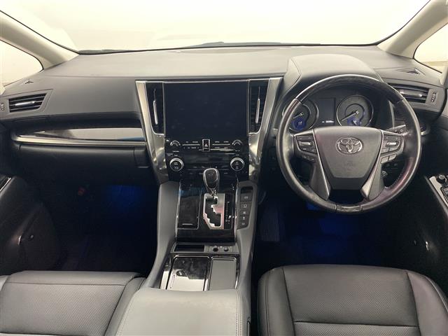 Toyota Alphard 5