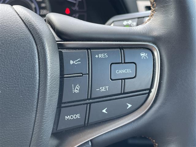 Lexus UX 11