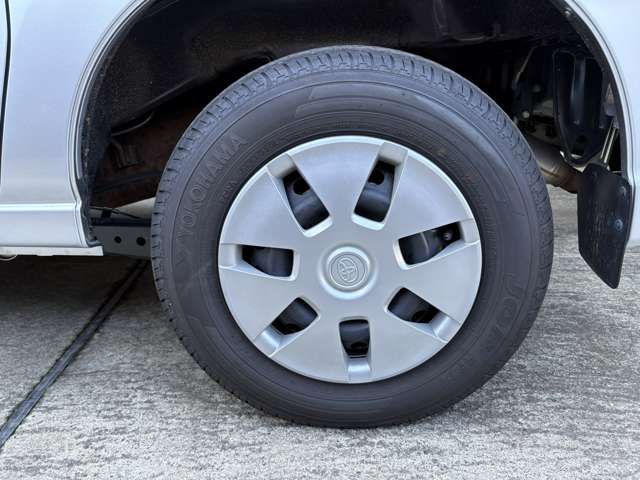 Toyota Pixis Van 12