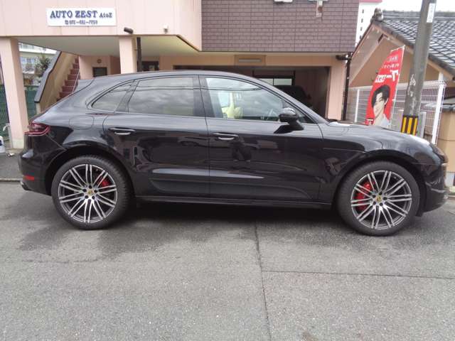 Porsche Macan 3