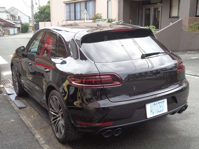 Porsche Macan 9