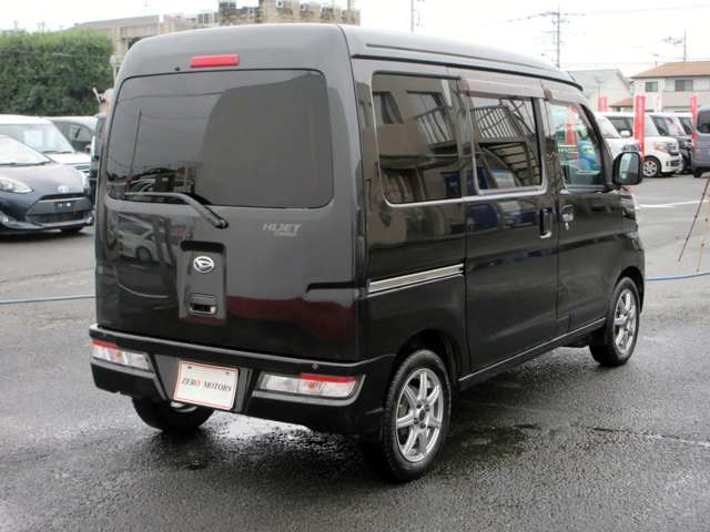 Daihatsu Hijet Cargo 11