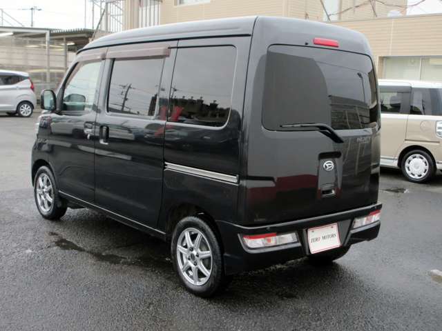 Daihatsu Hijet Cargo 12