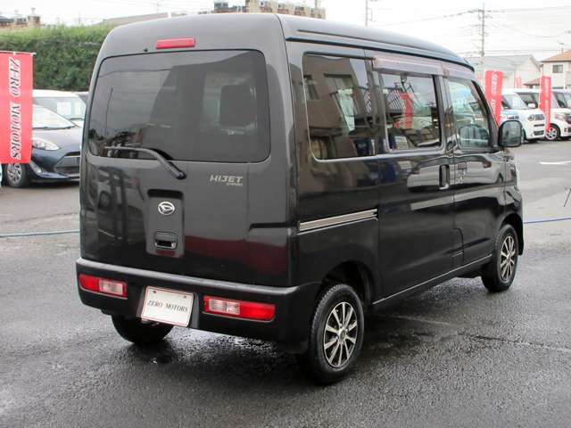 Daihatsu Hijet Cargo 11