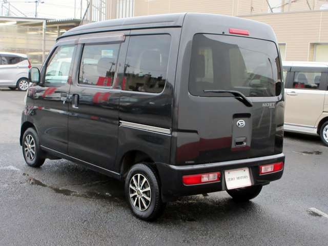 Daihatsu Hijet Cargo 12