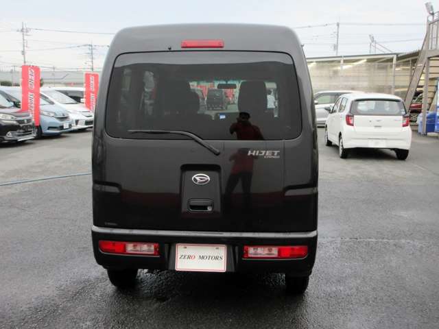 Daihatsu Hijet Cargo 6