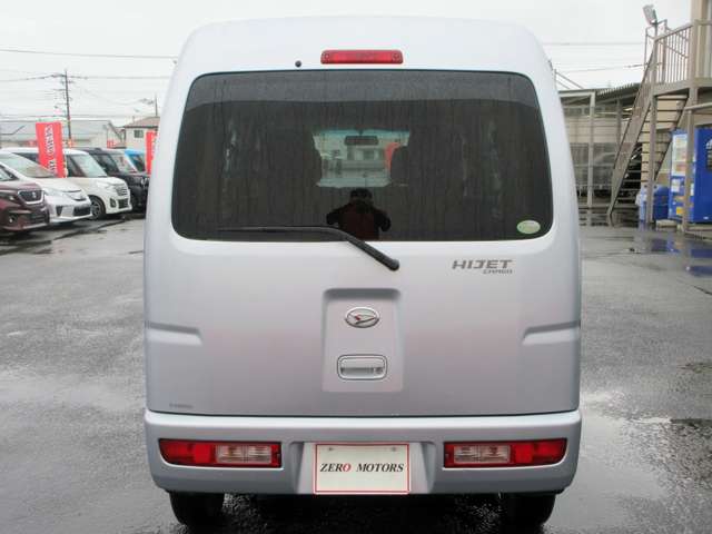 Daihatsu Hijet Cargo 11