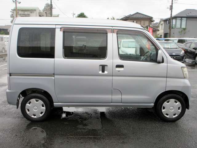 Daihatsu Hijet Cargo 12