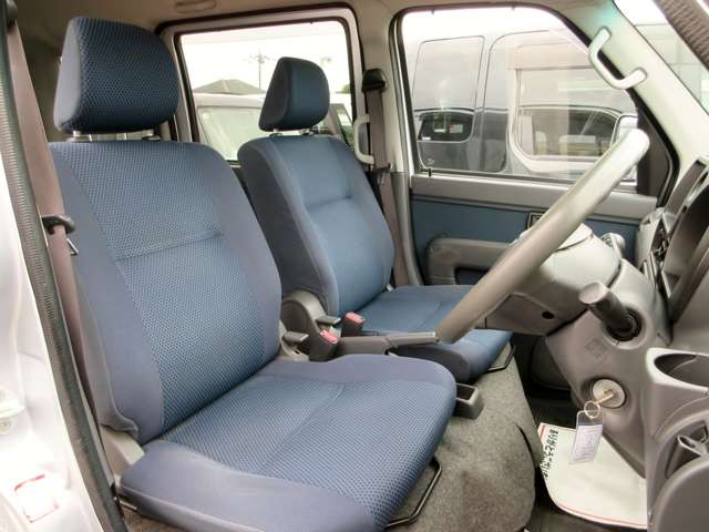 Daihatsu Hijet Cargo 8