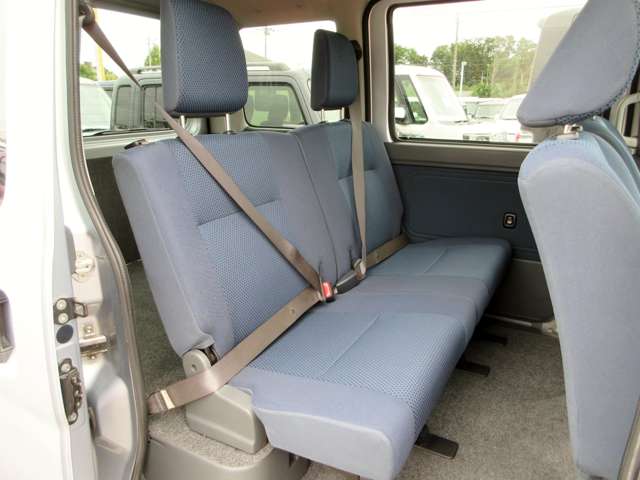 Daihatsu Hijet Cargo 9