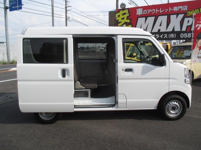 Nissan NV100 Clipper 11