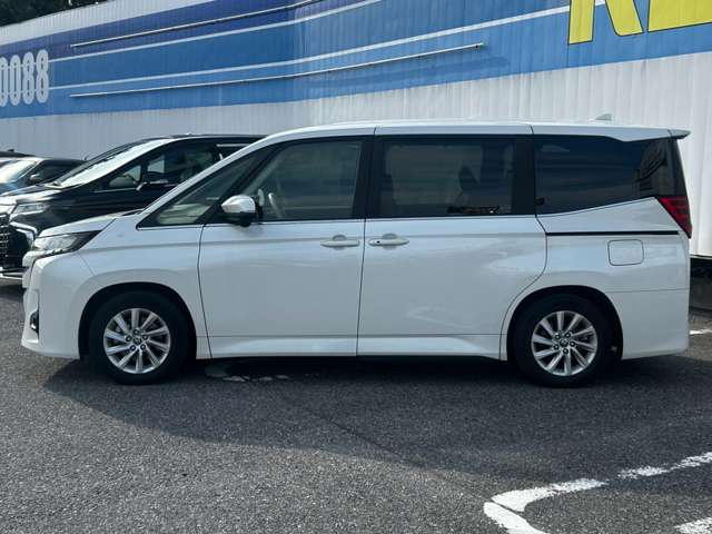 Toyota Noah 12
