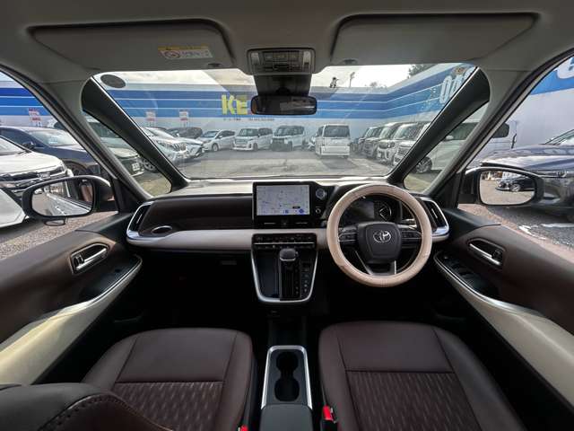 Toyota Noah 5