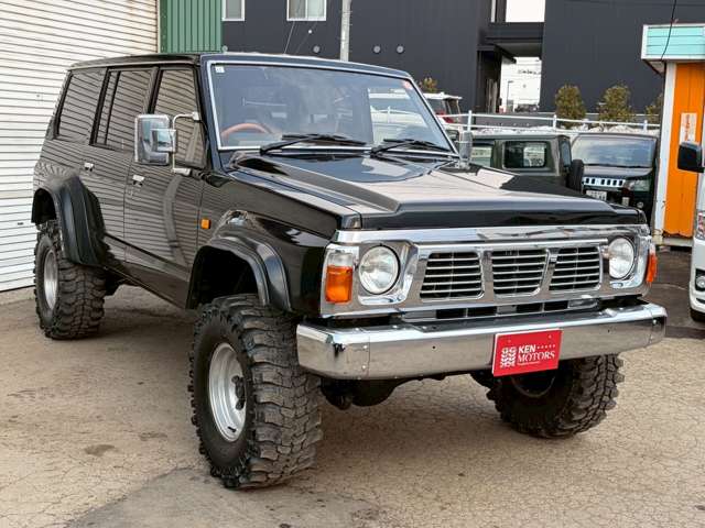 Nissan Safari 12