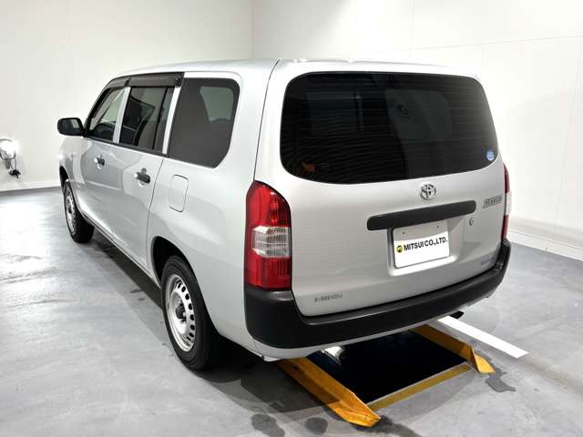 Toyota Succeed Van 6