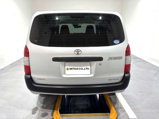 Toyota Succeed Van 7