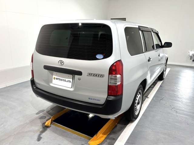 Toyota Succeed Van 8