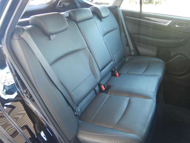 Subaru Legacy Outback 9