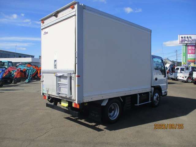 Isuzu Elf 5