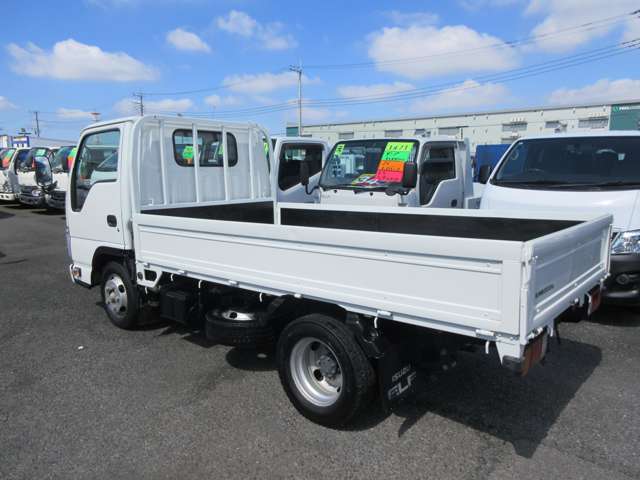 Isuzu Elf 12