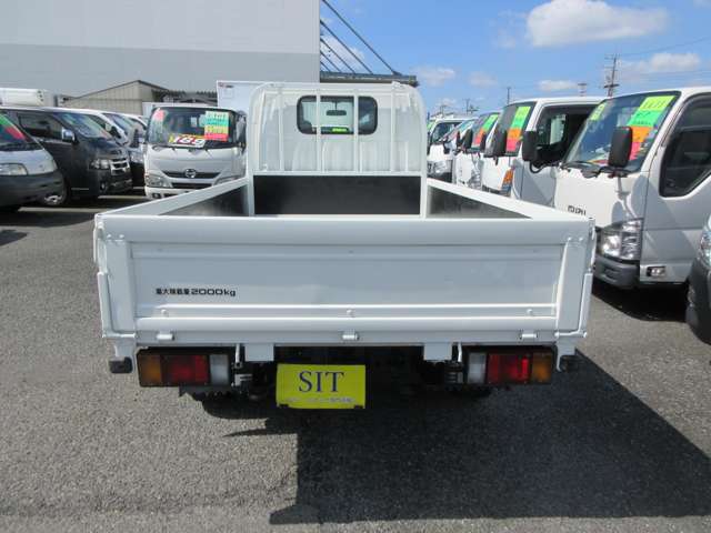 Isuzu Elf 6