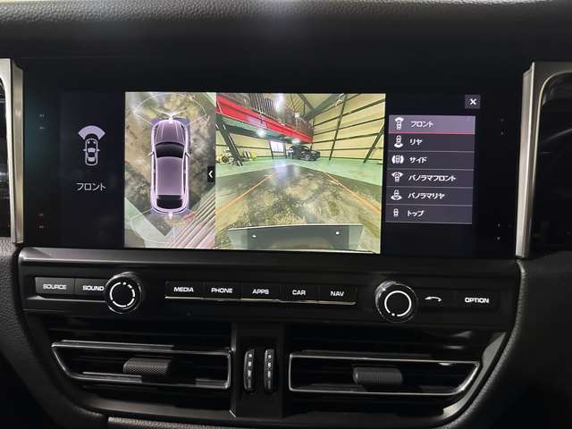 Porsche Macan 8