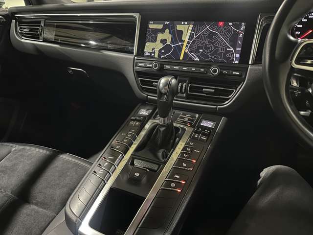 Porsche Macan 10