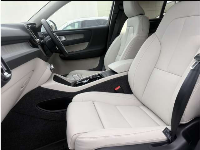 Volvo XC40 11