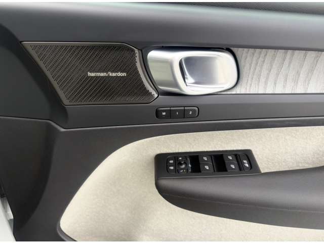 Volvo XC40 12