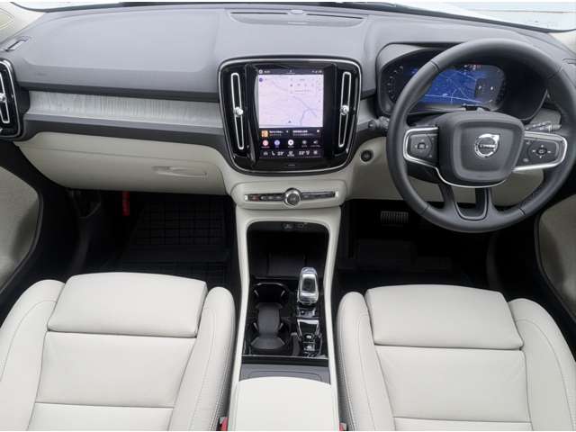 Volvo XC40 3