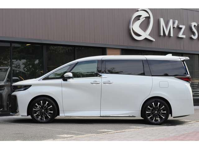 Toyota Vellfire 2