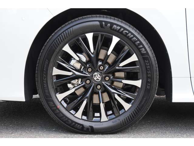 Toyota Vellfire 4