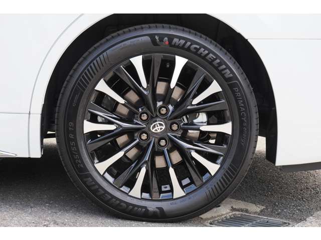 Toyota Vellfire 5